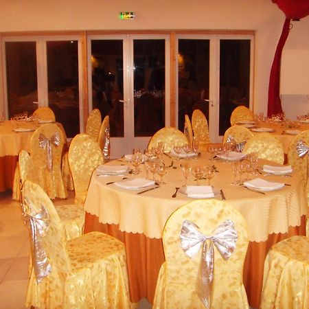 Hotel Eco Logis Espace Bellevue Semeac Luaran gambar