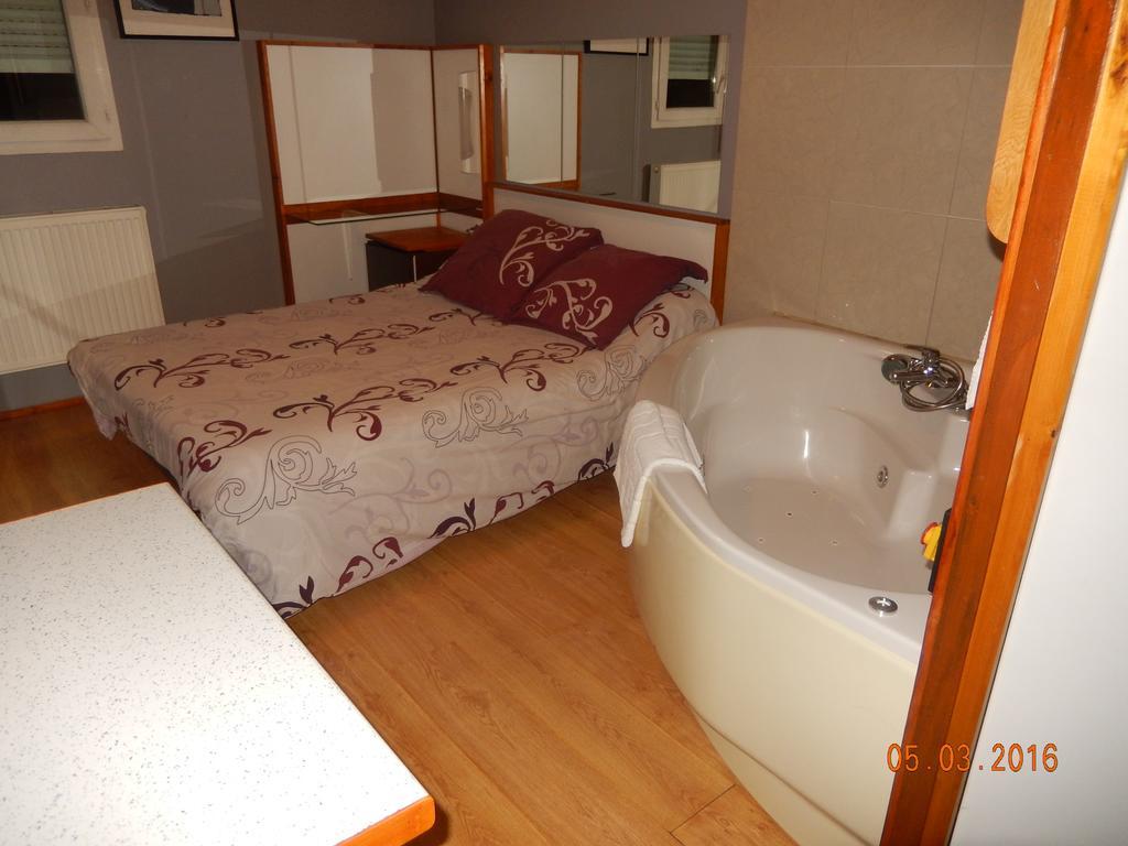 Hotel Eco Logis Espace Bellevue Semeac Luaran gambar