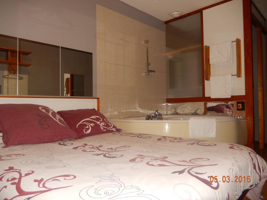 Hotel Eco Logis Espace Bellevue Semeac Luaran gambar